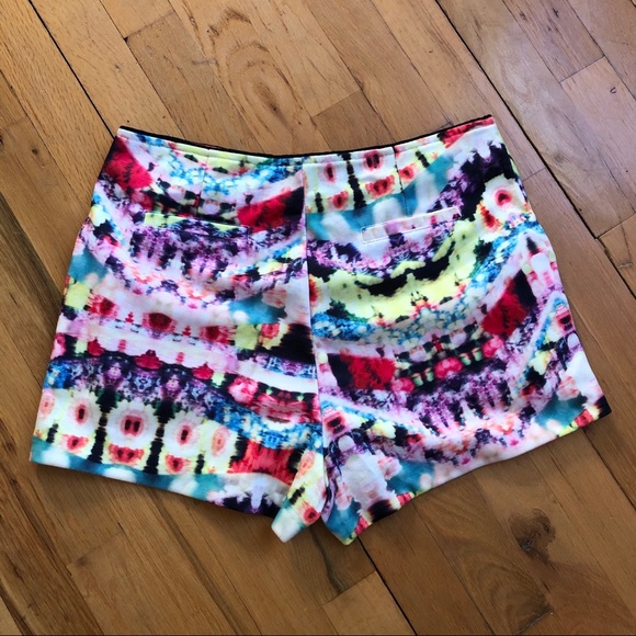 MINKPINK shorts size medium - Picture 3 of 7